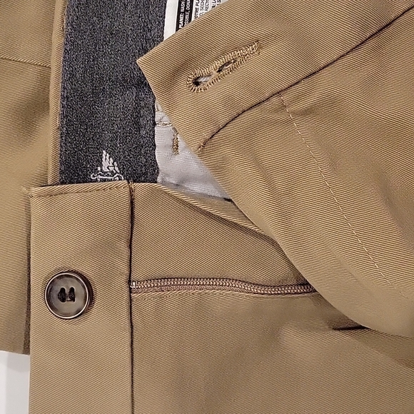 Dockers Men's Straight Fit Khaki Casual Pants - Picture 6 of 7